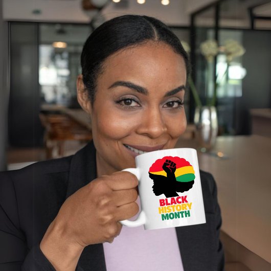 Bold Silhouette Afro Woman Raised Fist Koffiemok