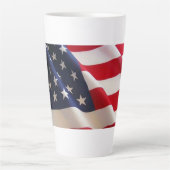 Bold Stars and Stripes - Amerikaanse vlag Latte Mok (Voorkant)