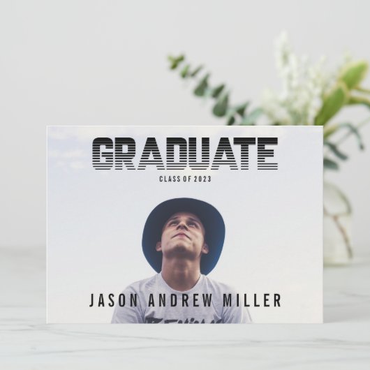 Bold Striped Typografie Afstuderen Jongen aankondi Aankondiging (Staand voorkant)