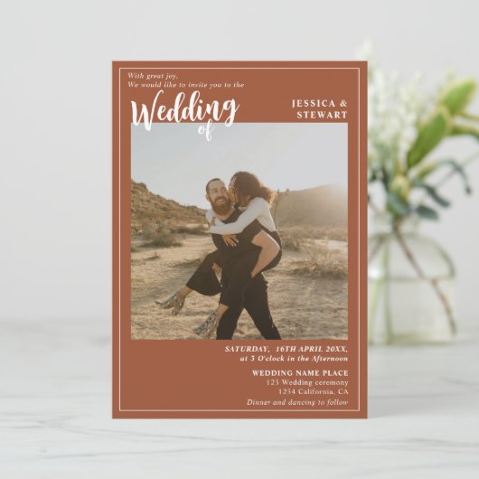 Bold terracotta bruiloft script foto Qr code Kaart (Staand voorkant)