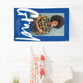Bold trendy afstudeerder blauw afstuderen fotobann spandoek (Insitu)