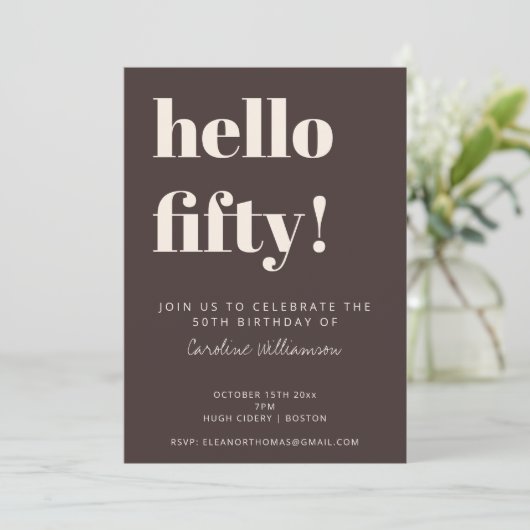 Bold Typography Brown Modern 50th Birthday Party Kaart (Staand voorkant)