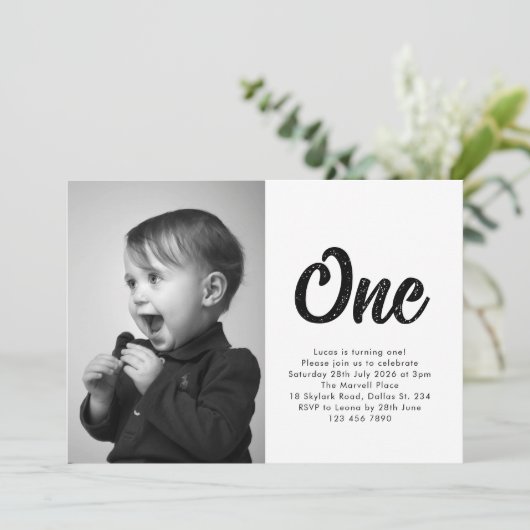 Bold Typography First Birthday Photo Kaart (Staand voorkant)