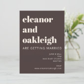 Bold Typography Warm Brown Modern Wedding Kaart (Staand voorkant)
