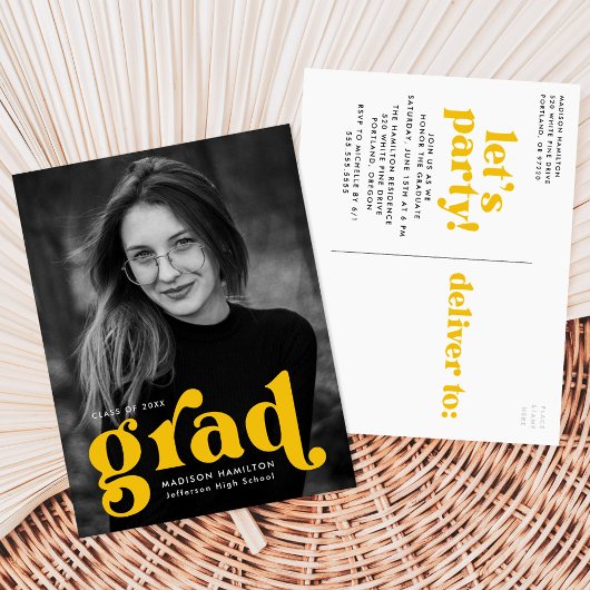 Bold Typography Yellow Photo Graduparty Uitnodiging Briefkaart