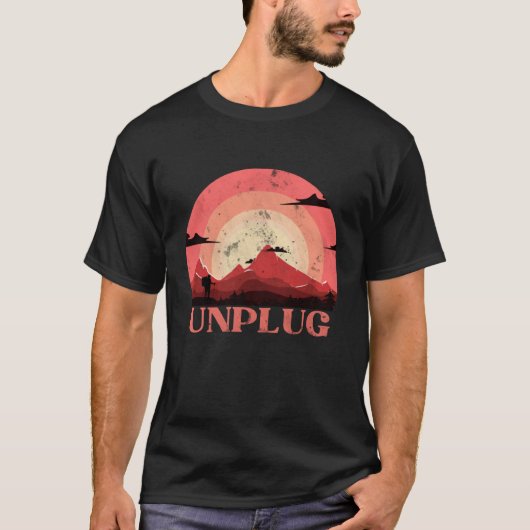 Bold Vintage Hiking Apparel Unplug Distressed T-shirt (Voorkant)