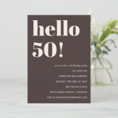 Bold Warm Brown Modern Chic 50th Birthday Party Kaart (Staand voorkant)