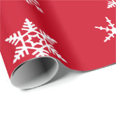 Bold White Snowflakes op Bright Cherry Red Holiday Cadeaupapier (Rol Hoek)