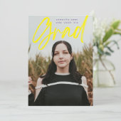 Bold Yellow Paars Brush Afstudeerder Moderne fotos Aankondiging (Staand voorkant)