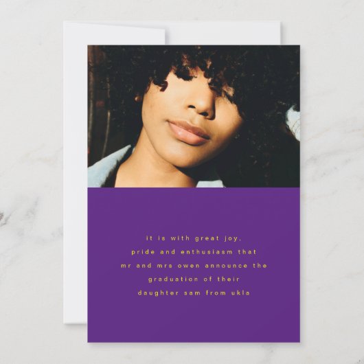 Bold Yellow Paars Brush Afstudeerder Moderne fotos Aankondiging (Achterkant)