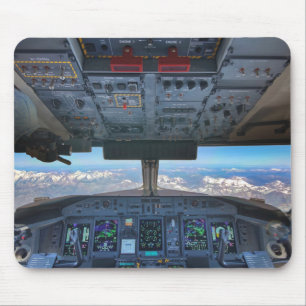 Bombardier Q400 Cockpit over de Alpen Muismat