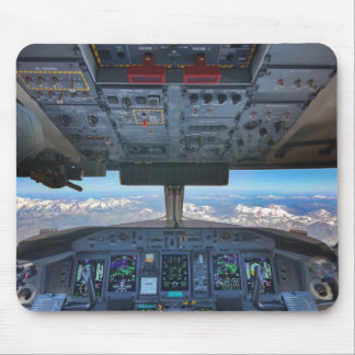 Bombardier Q400 Cockpit over de Alpen Muismat