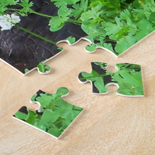 Bombay Cat Lying in Green Clover Puzzle Legpuzzel (Zijkant)