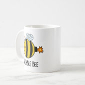 Bomble bee Funny Bumblebee Bomb Pun Koffiemok (Voorkant links)