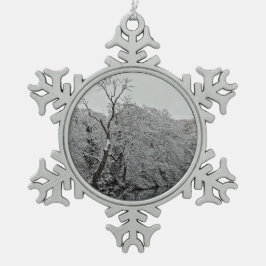 Bomen, aan het water tin sneeuwvlok ornament