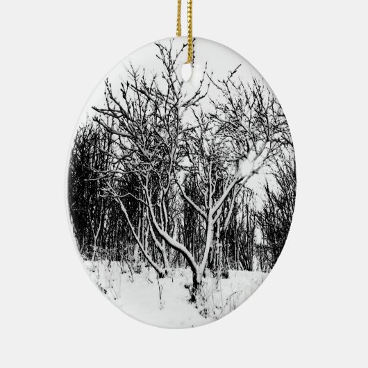 Bomen en sneeuwscène, zwart en wit keramisch ornament (Rechts)