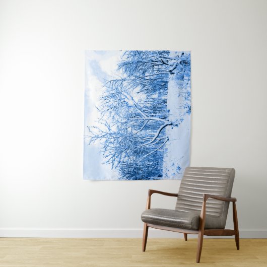 Bomen en sneeuwwinterscène, kobaltblauw wandkleed (In situ)