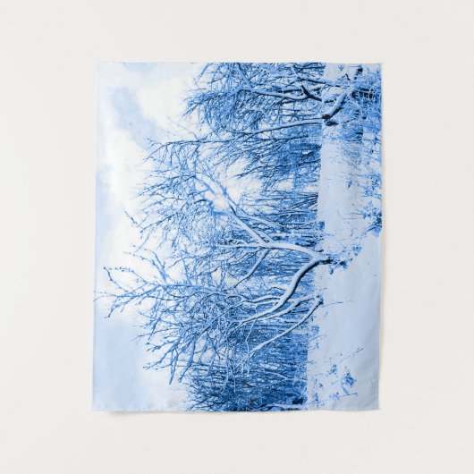 Bomen en sneeuwwinterscène, kobaltblauw wandkleed (Voorkant)