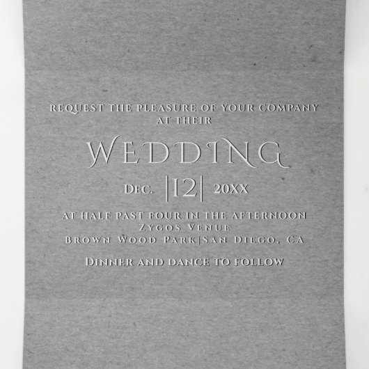 Bomen in reliëf grijs kraftpapier winterbruiloft drieluik uitnodiging (Binnenkant midden)