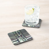 Bomen met gebrande glazen bergen, metaallisch zilv bier onderzetter (Rechterzijde)