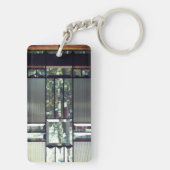 Bomen met gebrande glazen bergen, metaallisch zilv sleutelhanger (achterkant)