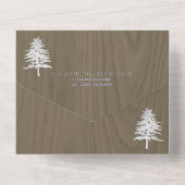 Bomen met witte reliëfbomen op sepiawoudbruiloft all in one uitnodiging (Achterkant)