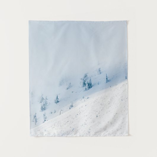 Bomen met zon en wolken in de bergen, bevroren wandkleed (Voorkant)