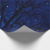 Bomen tegen sterrenhemelachtergrond. Bomen op 's n Cadeaupapier (Hoek)