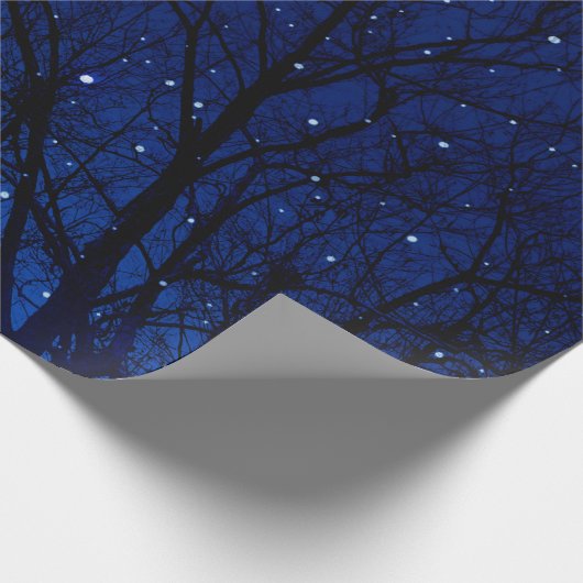 Bomen tegen sterrenhemelachtergrond. Bomen op 's n Cadeaupapier (Hoek)