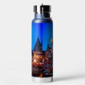 Bomen, voor het stadhuis waterfles (Links)