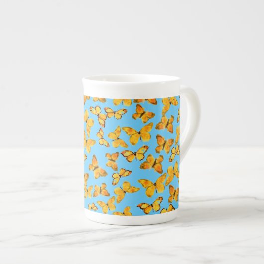 Bone China Mok, Golden Butterflies op Sky Blue Porselein Kop (Voorkant rechts)