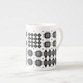 Bone China Mok Welsh Tapestry Pattern, Black (Voorkant rechts)