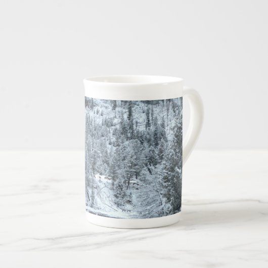 Bone China Mok - "Winter Day at Yellowstone" (Voorkant rechts)