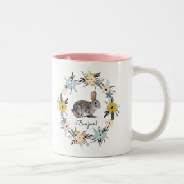 Bonjour. Bunny en Spring Flower Wreath Pasen Tweekleurige Koffiemok