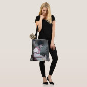 Bonne Année  meisje met pop Tote Bag (Op model)