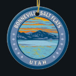 Bonneville Salt Flats Utah Travel Art Vintage Keramisch Ornament<br><div class="desc">Bonneville Salt Flats vector artwork ontwerp. Het is een zoutpan in Tooele County in het noordwesten van Utah.</div>