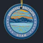 Bonneville Salt Flats Utah Travel Art Vintage Keramisch Ornament<br><div class="desc">Bonneville Salt Flats vector artwork ontwerp. Het is een zoutpan in Tooele County in het noordwesten van Utah.</div>