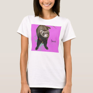 Bonnie in roze T-shirt