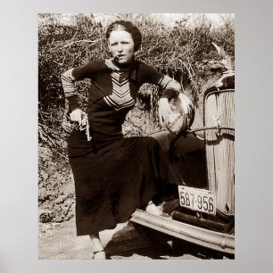 Bonnie Parker Rookt Een Sigaar 1933 Zwart Wit  Poster
