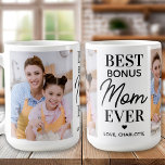 BONUS MAM Gepersonaliseerd 2 Foto Moederdag Koffiemok<br><div class="desc">Introductie van onze oprechte Moederdag koffie mok, speciaal ontworpen voor bonus moeders, stap moeders, en stap moeders die een speciale plaats in ons hart. Deze moderne en stijlvolle mok bevat de boodschap: "Beste Bonus Moeder Ooit" Het is een lieve en oprechte manier om dankbaarheid en liefde te uiten aan die...</div>