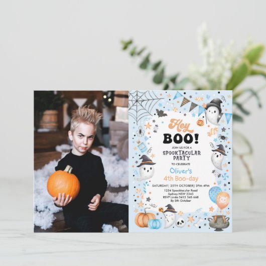 Boo. Blue Halloween Ghost Boy Birthday Kaart (Staand voorkant)