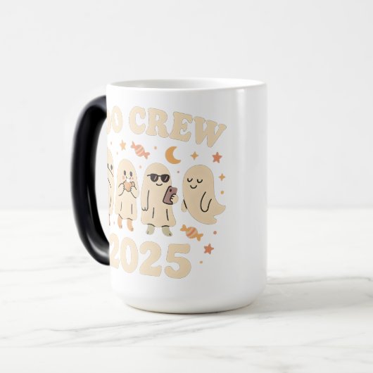 Boo Crew 2025 Trending Ghost Squad Magische Mok (Voorkant links)