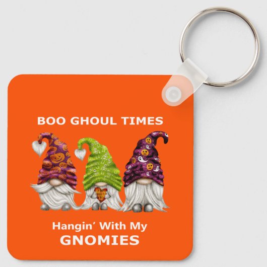 Boo Ghoul Times hanging with My Gnomies Halloween Sleutelhanger (Achterkant)