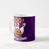 Boo It’s a Strike Funny Halloween Bowling Koffiemok (Voorkant links)