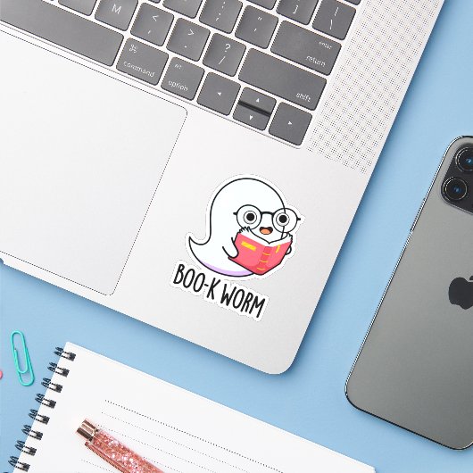 Boo-k Worm Funny Halloween Bookworm Ghost Pun Sticker (Laptop met iPhone)