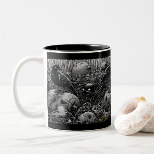 Boo Kat Stalks a Raven Two-Tone Koffee Mok