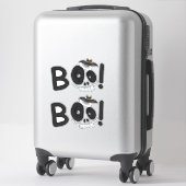 BOO met een Beet – Vleermuis & Schedel Halloween L Sticker (Koffer)