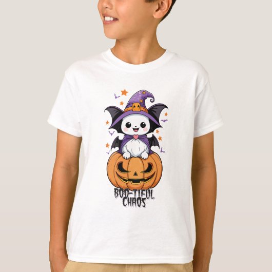 Boo-tiful Chaos | Vleermuizen, Petten en pompoenen T-shirt (Voorkant)