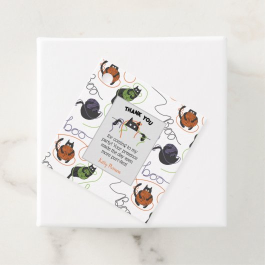 Boo-tifully Tangled Black Cats and Yarn Halloween Bedankjes Labels (In situ)