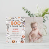 Boo Tweede Verjaardag Onze Kleine Boo wordt Twee Kaart (Staand voorkant)